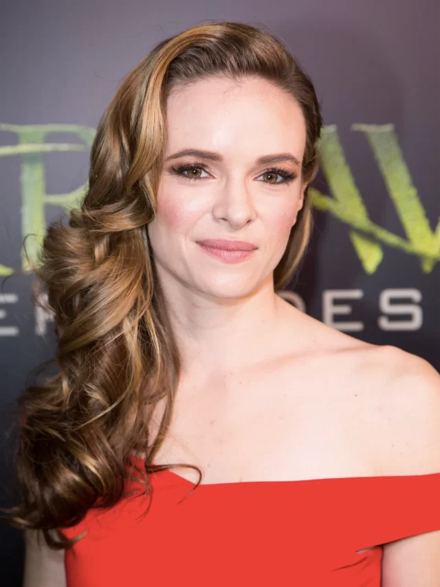 How much does Danielle Panabaker Earns?