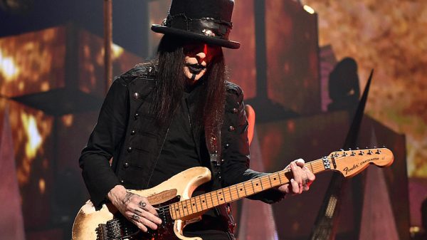 Mick Mars Credit : Kevin Winter, Getty Image