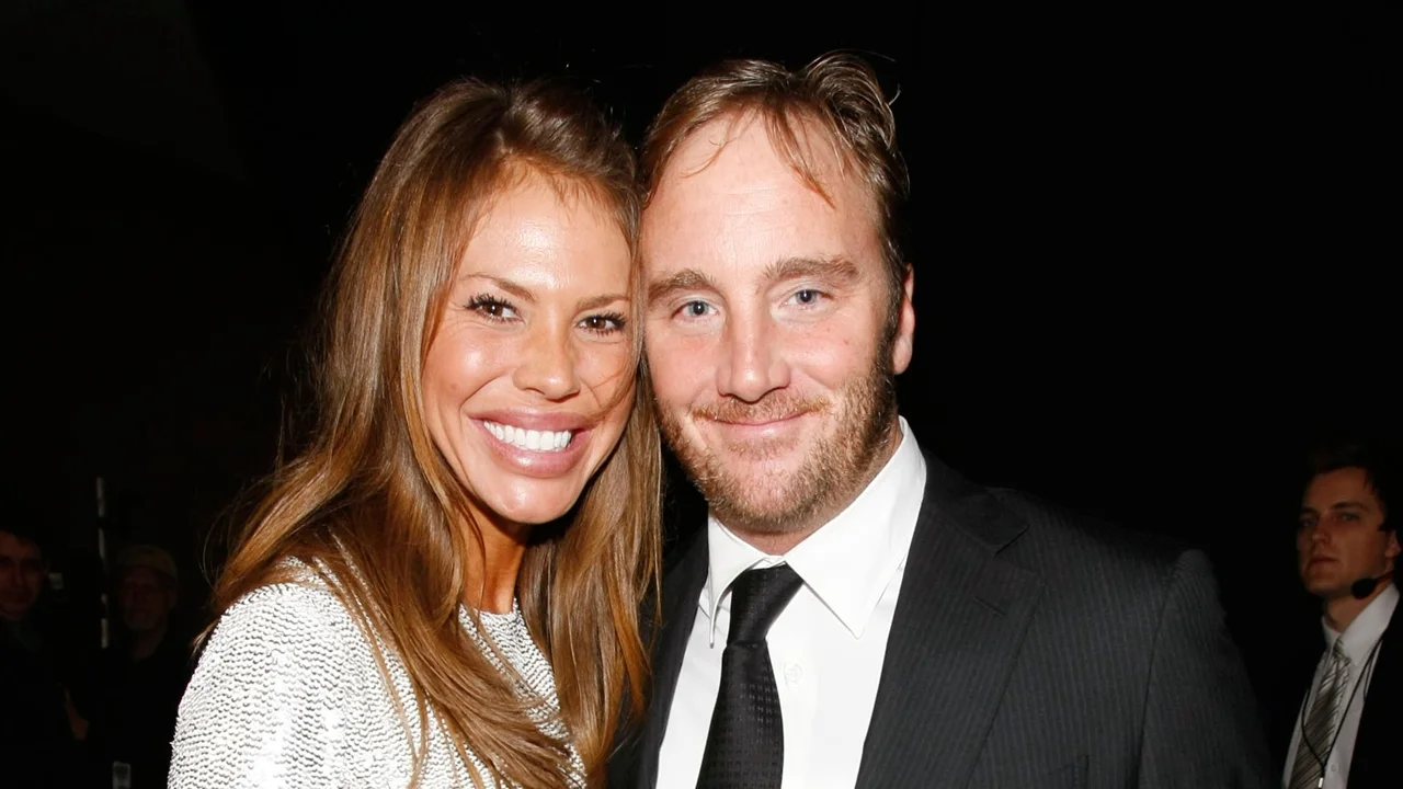 Mohr was wed to both actress Nikki Cox