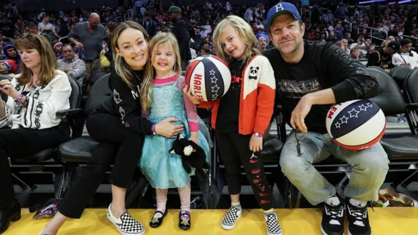 Olivia Wilde with Jason and kids