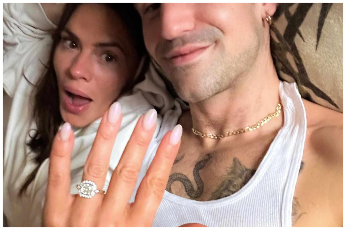 Picture of Hayley Atwell showing the engagement ring with her partner Ned Wolfgang Kelly 