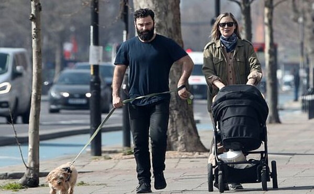 Aidan Turner and Caitlin Fitzgerald