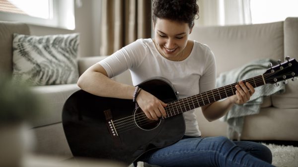 13 essential things to learn when you first start playing the guitar