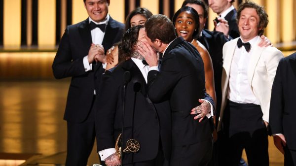 Emmys: ‘The Bear’ Star Ebon Moss-Bachrach Kisses Matty Matheson After Best Comedy Series Win
