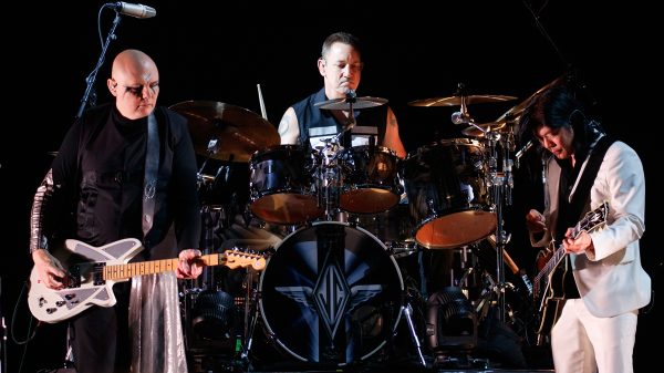 “There are 8 people working full-time to review each and every one”: The Smashing Pumpkins receive 10,000 submissions for new guitarist role