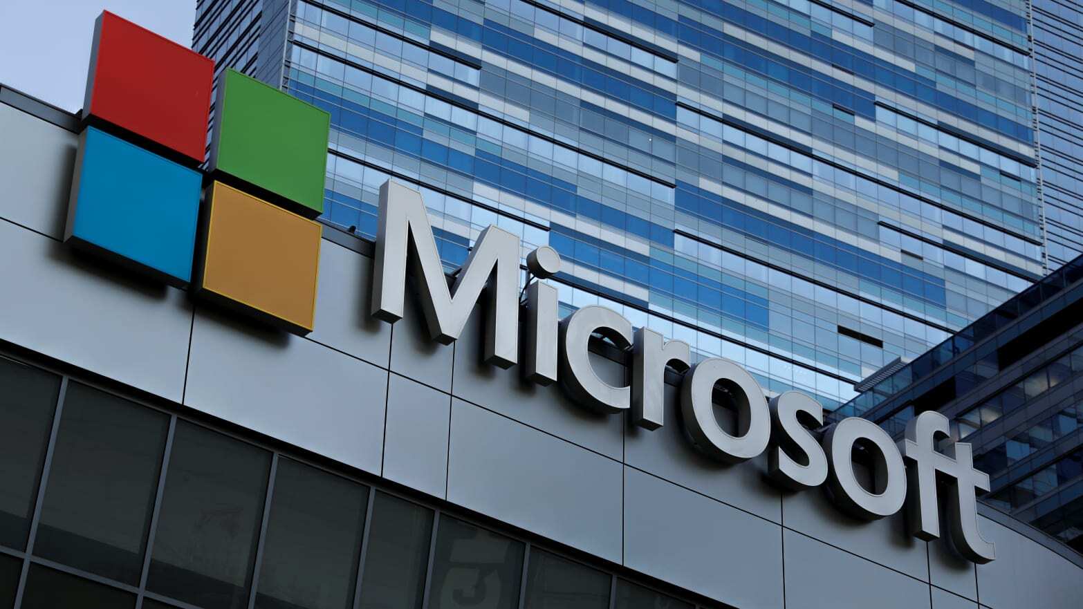 Microsoft Reports Russian Hackers Targeted Emails of Senior Leaders