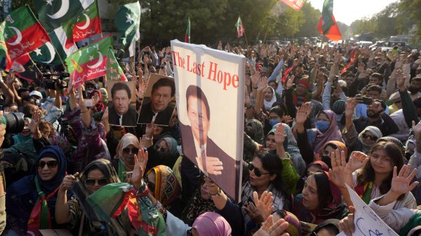 Allies of Imran Khan Secure Biggest Share of Seats in Pakistan’s Final Election Tally