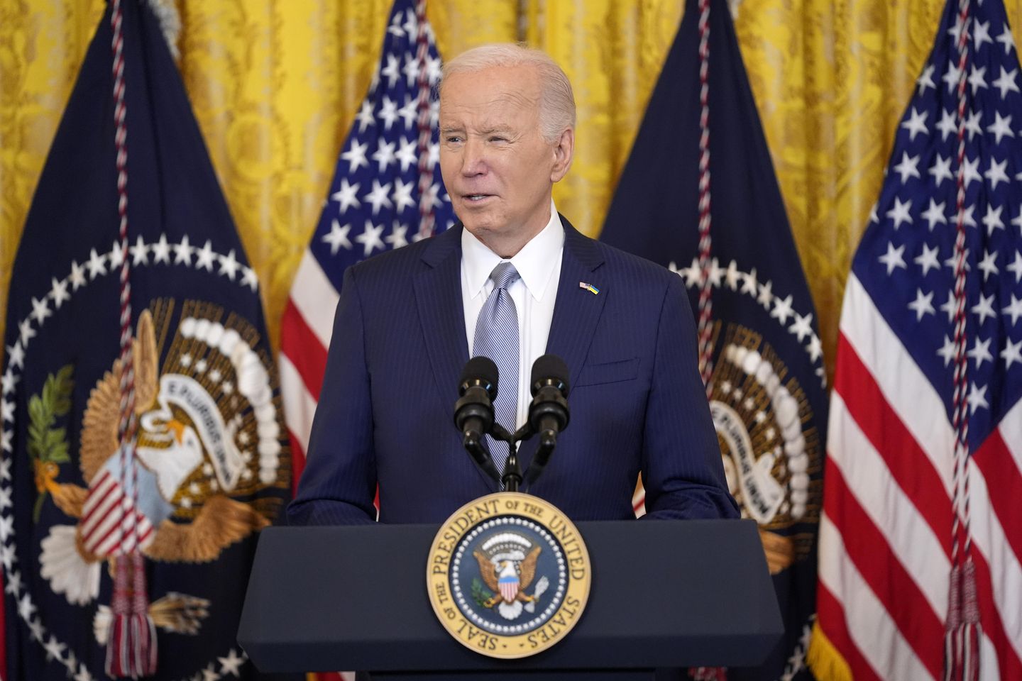 Biden summons congressional leaders to the White House