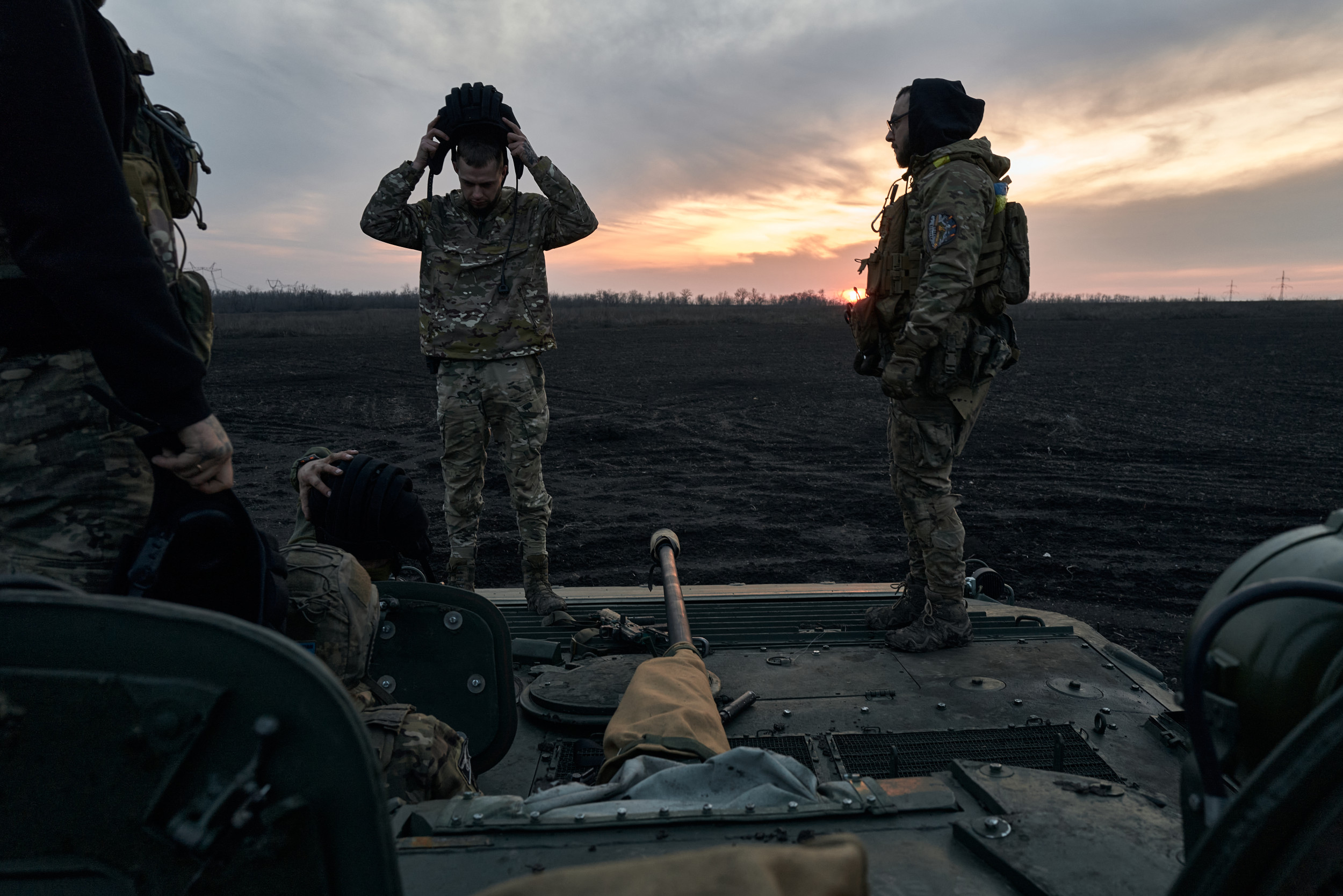 Ukraine’s Forces Retreat From Two Settlements Near Avdiivka