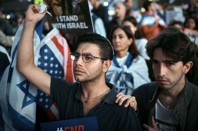 Pro-Israel Rally in London is So Peaceful, Leftists Are Dumbfounded