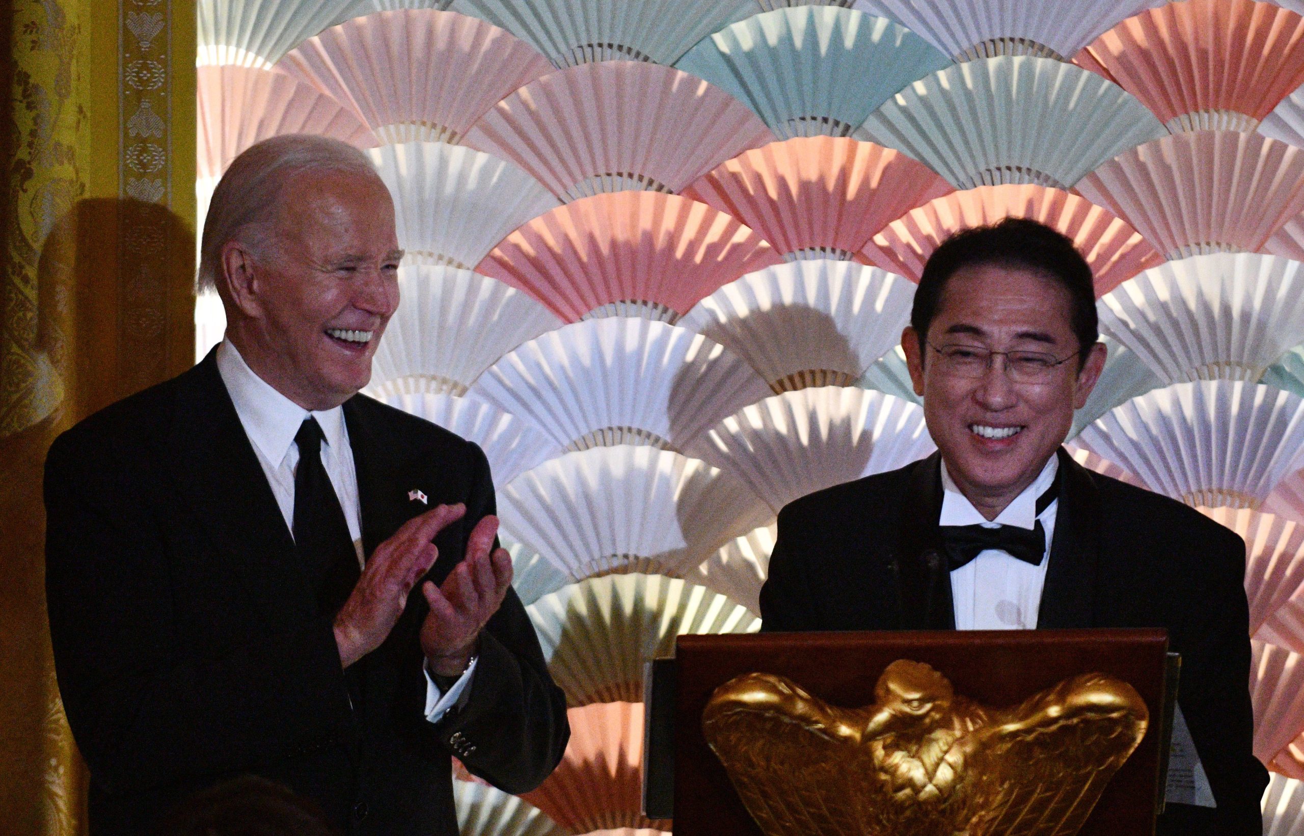 Biden Welcomes Japanese PM Kishida to Symbolic State Dinner