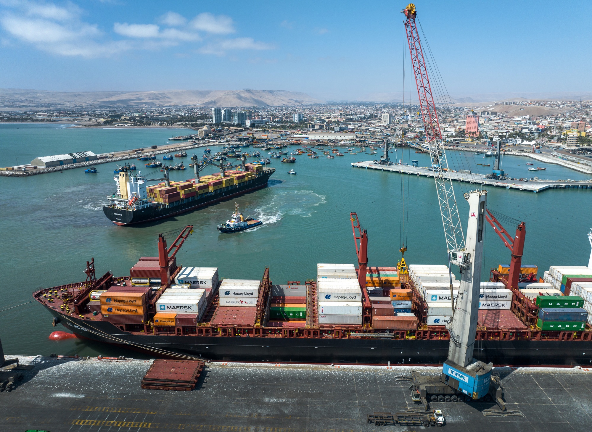 Chile's Commodity Exports at Risk of Delay Due to Port Workers' Strike