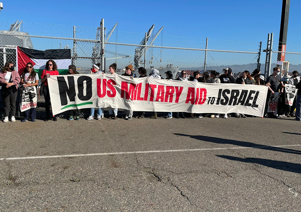 Protesters in San Francisco Block Entry to Docked Ship in Support of Palestine